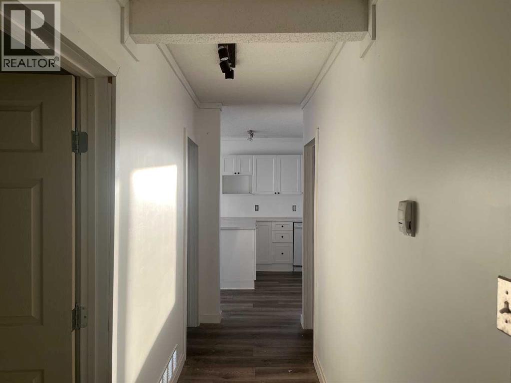 10104 99 Street - Image 8