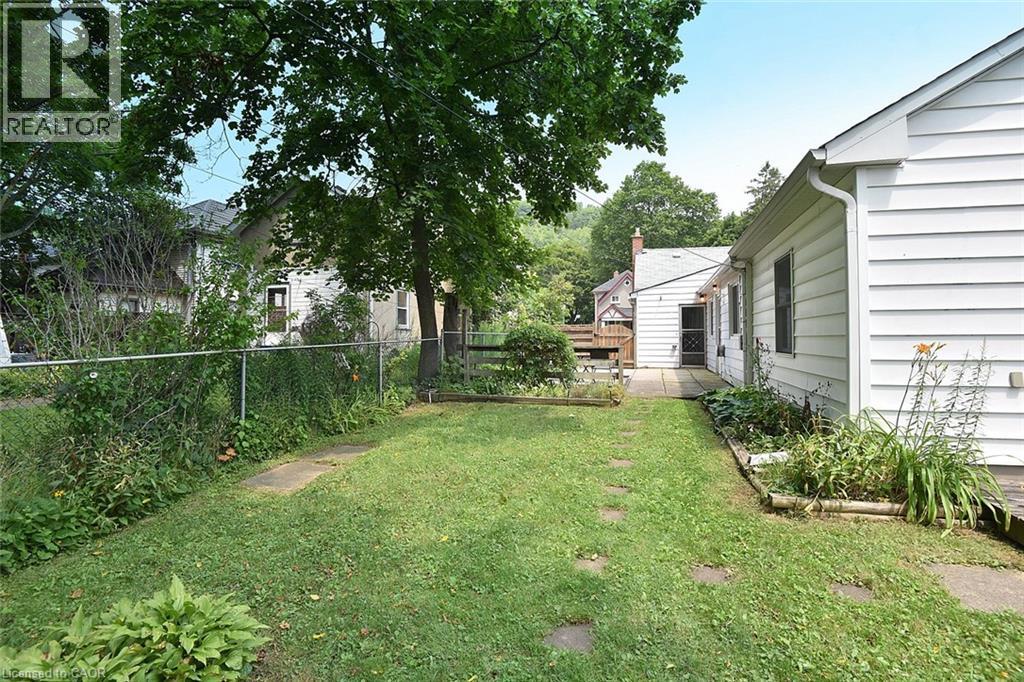 340 KING Street W - 42