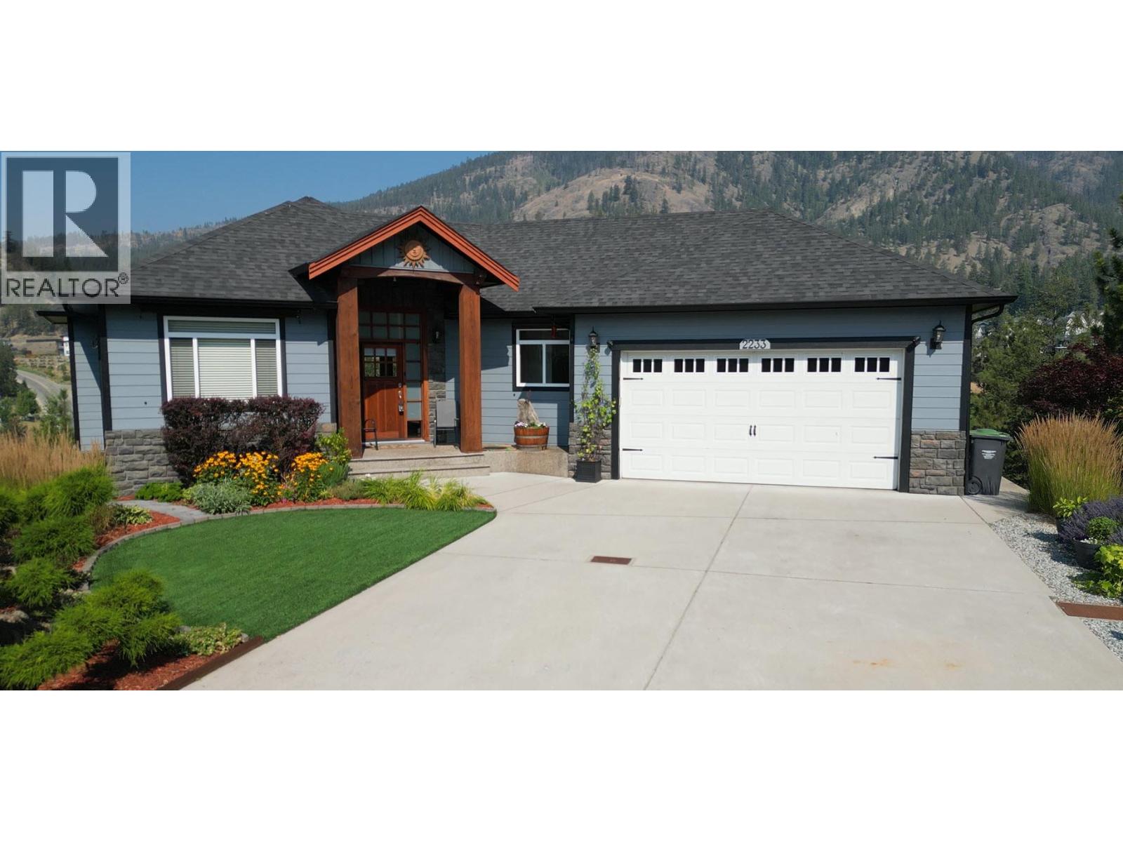 2233 Helgason Drive - 4