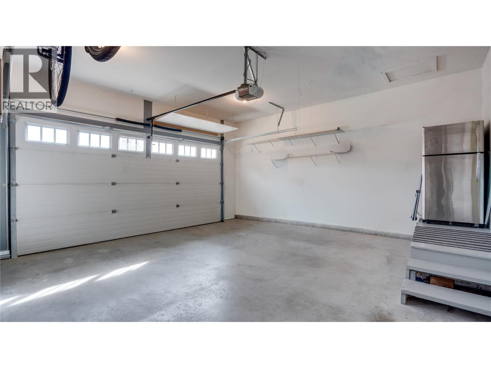 2233 Helgason Drive - 38