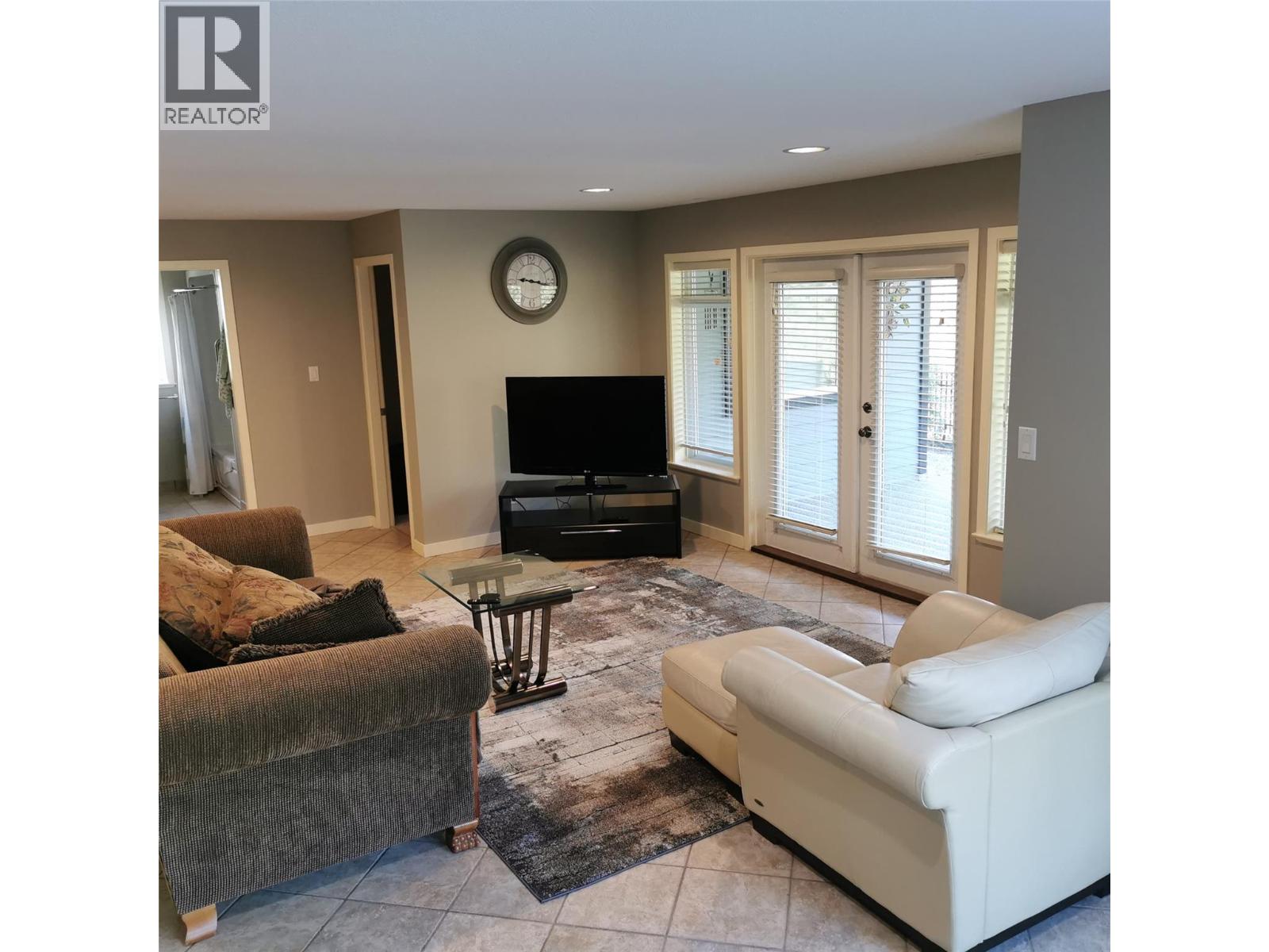 2233 Helgason Drive - 31