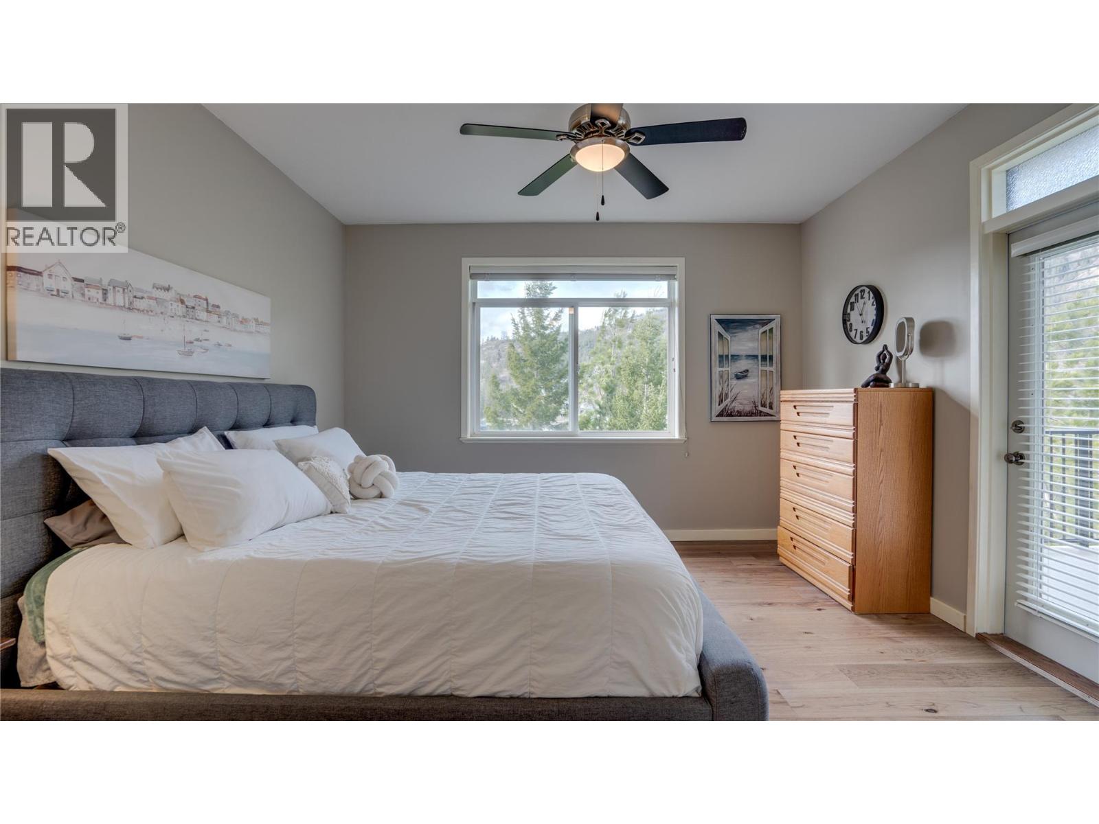 2233 Helgason Drive - 21
