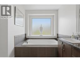 1225 Burkemont Place, Coquitlam, BC V3B0C8 Photo 17