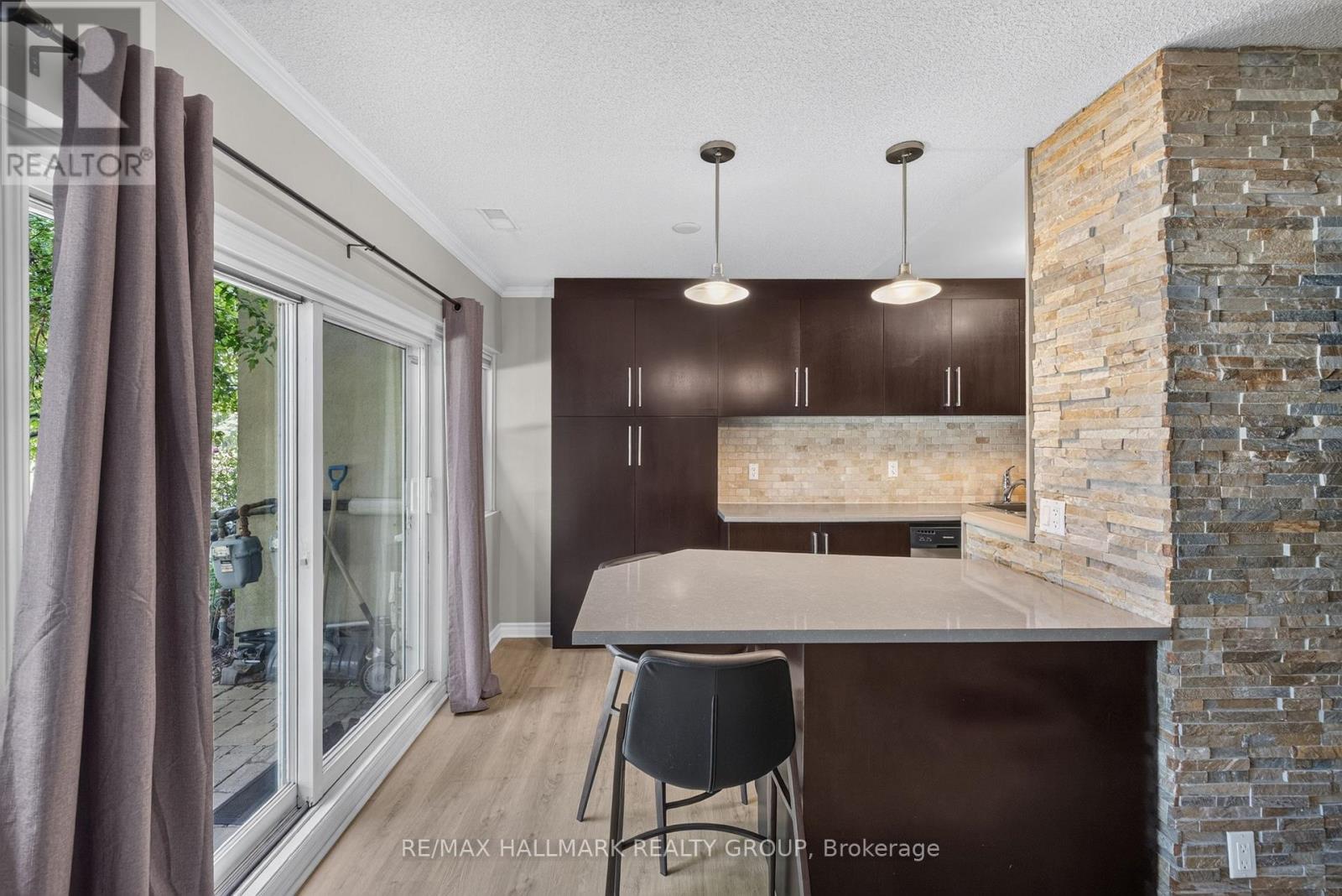 #103 12 CORKSTOWN ROAD - 19
