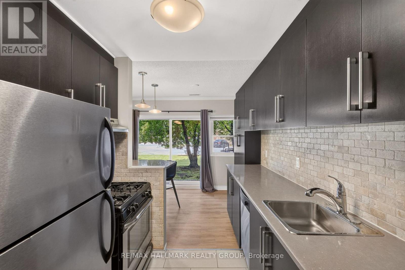 #103 12 CORKSTOWN ROAD - Image 27