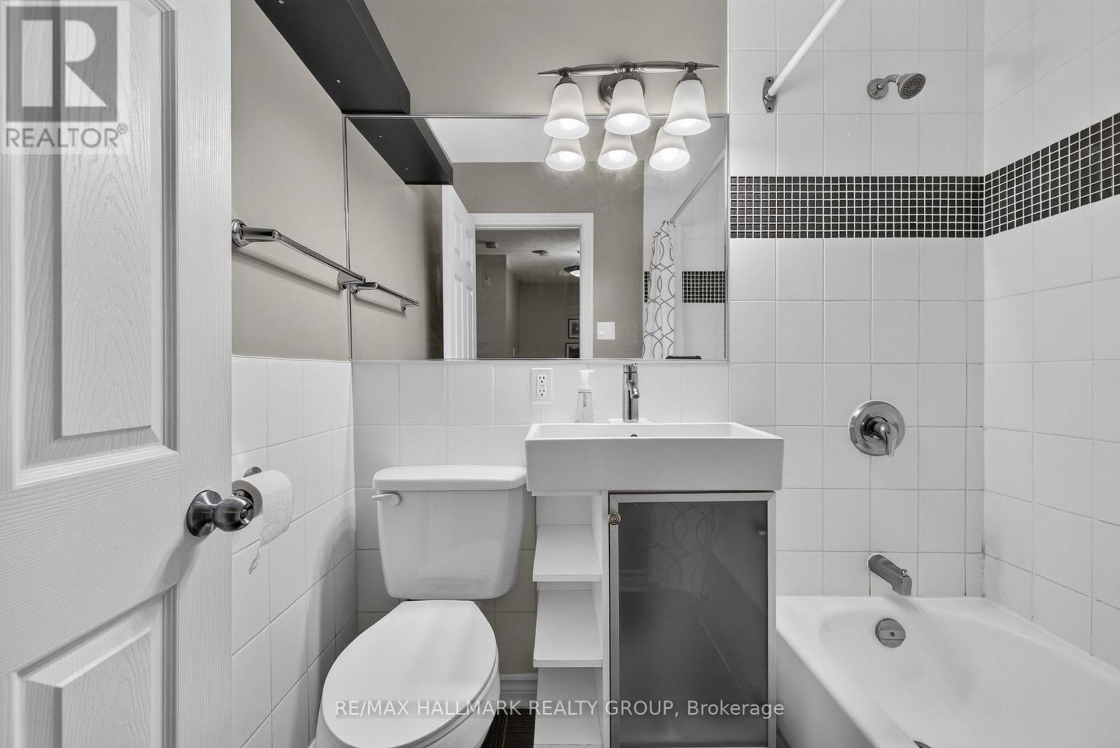 #103 12 CORKSTOWN ROAD - 39