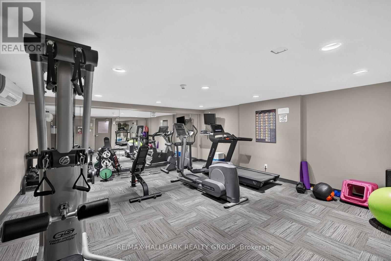 #103 12 CORKSTOWN ROAD - 44