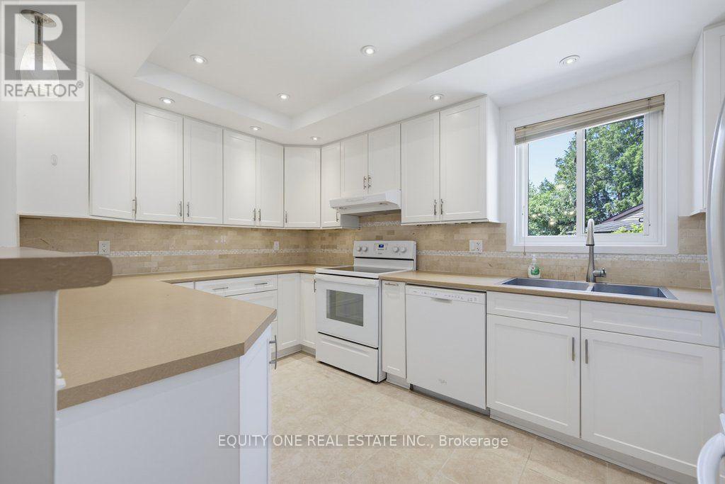 3380 UPLANDS DRIVE - 16