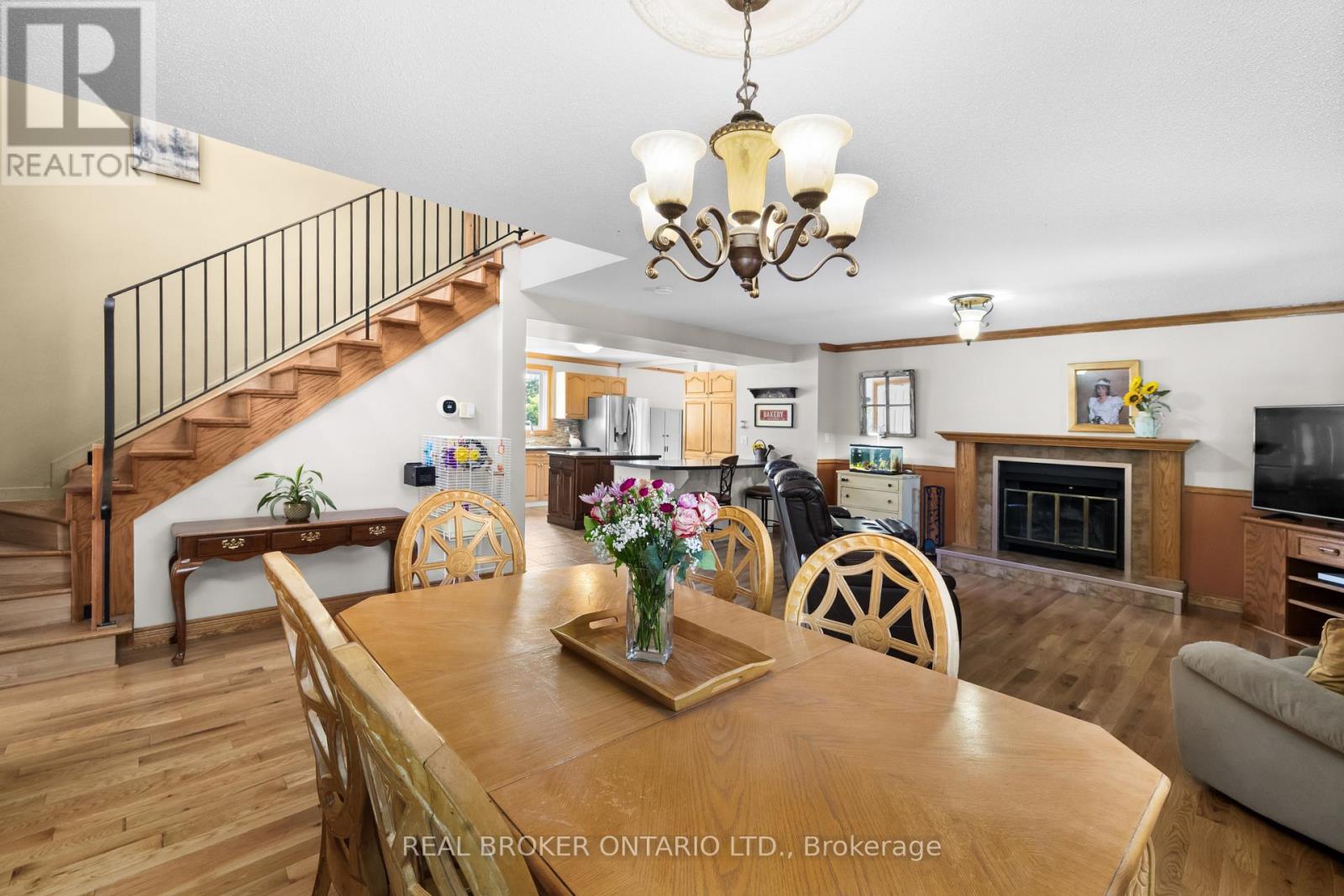 320 CLOTHIER STREET W - 10