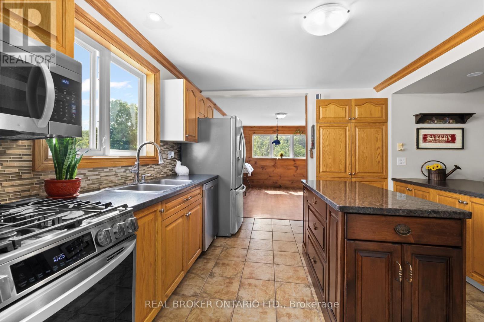 320 CLOTHIER STREET W - 14