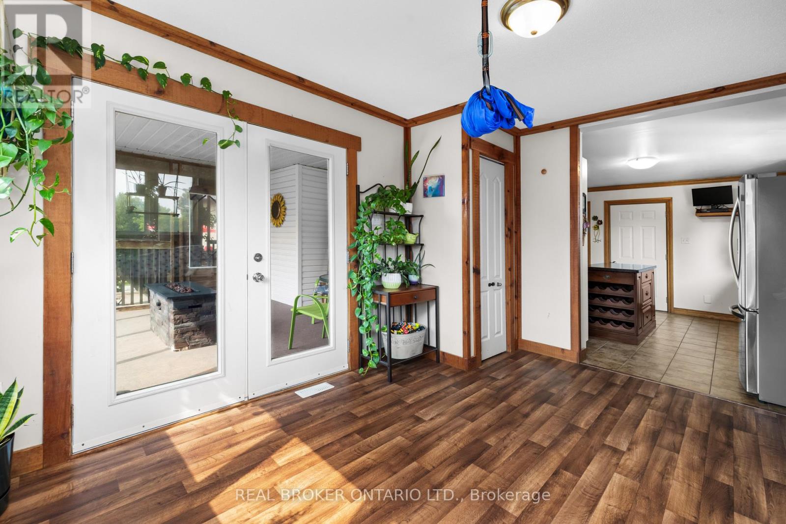320 CLOTHIER STREET W - 18