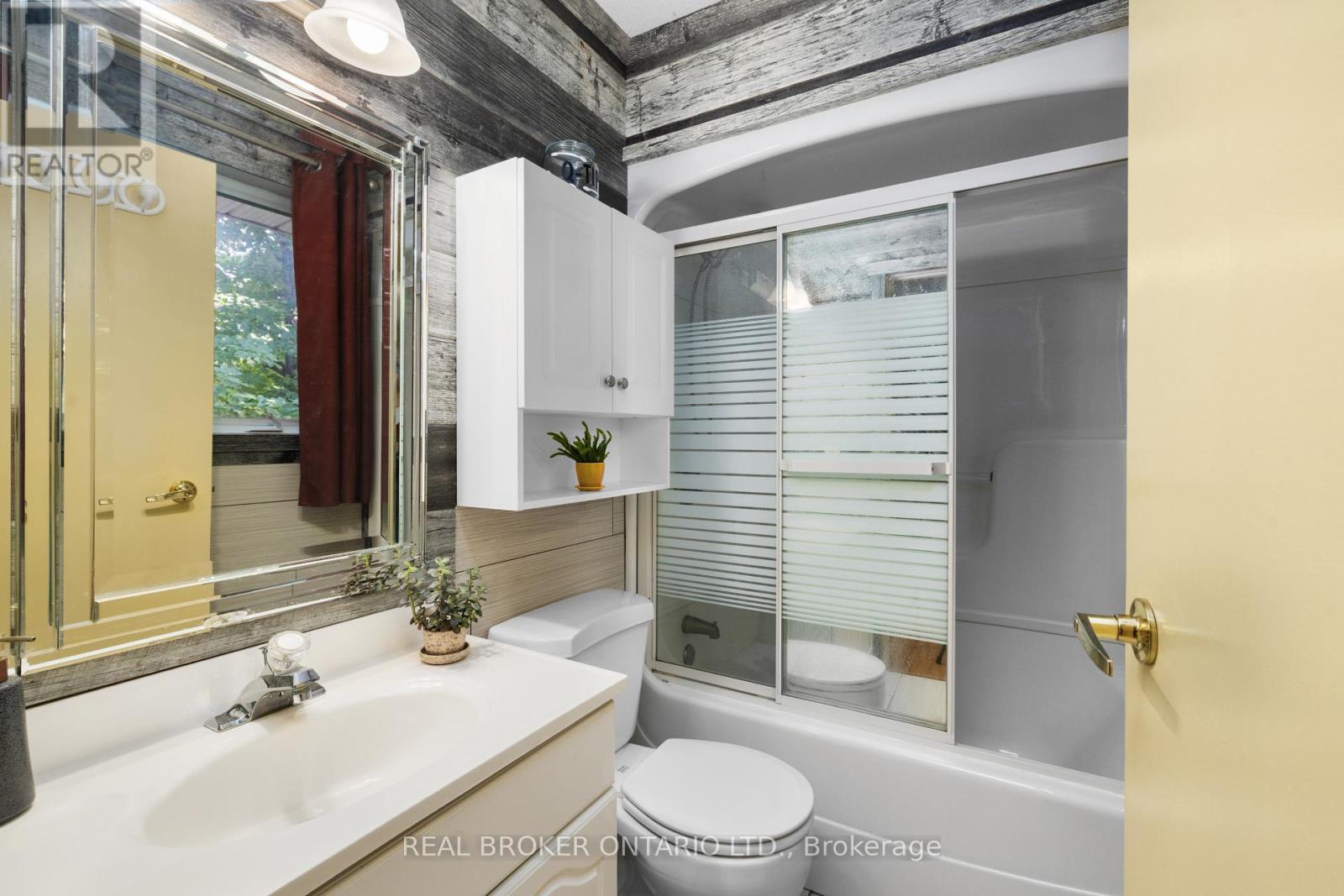 320 CLOTHIER STREET W - 25