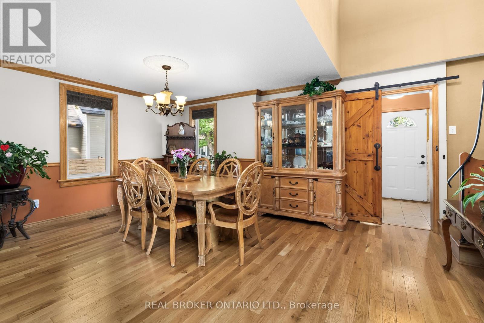 320 CLOTHIER STREET W - 8