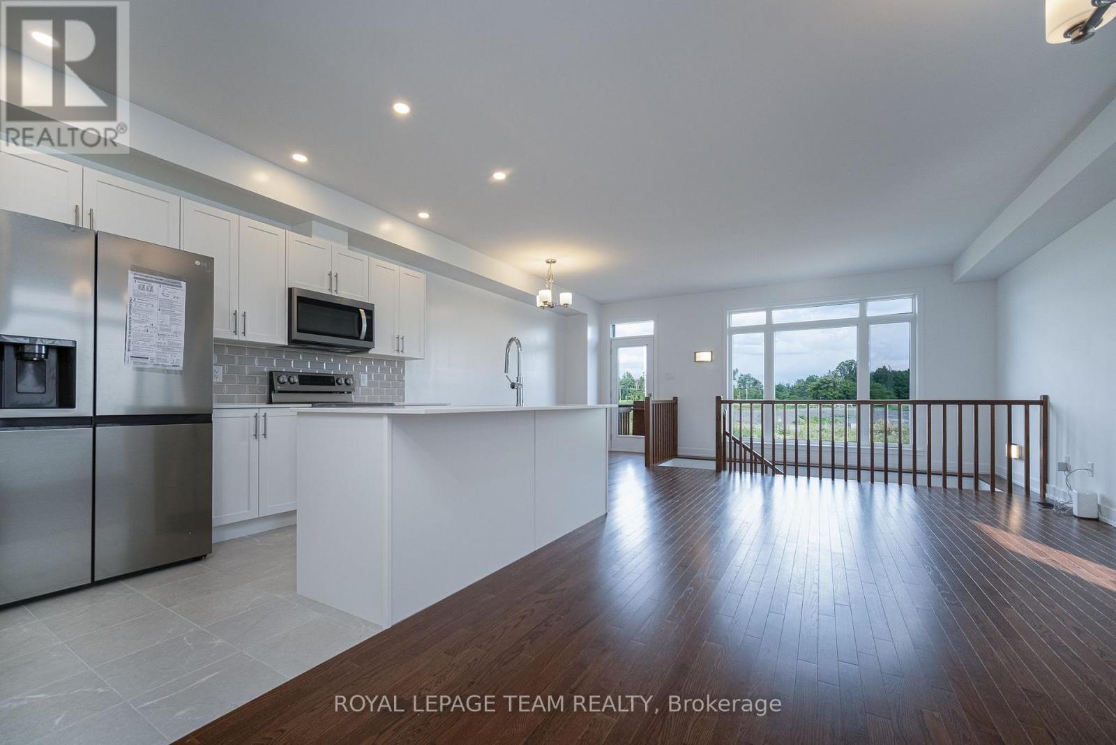 3 Bed, 3 Bath House for Rent in Ottawa – 807 MOCHI CIRCLE, Ottawa – MLS# X13613684 - Image 10