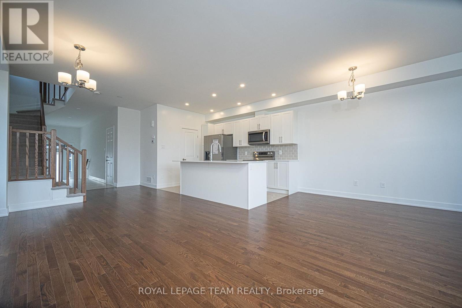3 Bed, 3 Bath House for Rent in Ottawa – 807 MOCHI CIRCLE, Ottawa – MLS# X13613684 - Image 9
