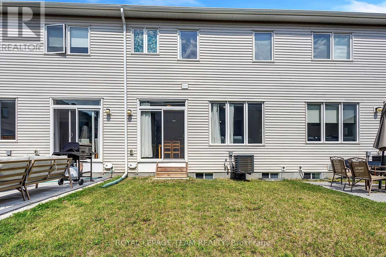3 Bed, 3 Bath House for Rent in Ottawa – 137 YEARLING CIRCLE, Ottawa – MLS# X13613708 - Image 16
