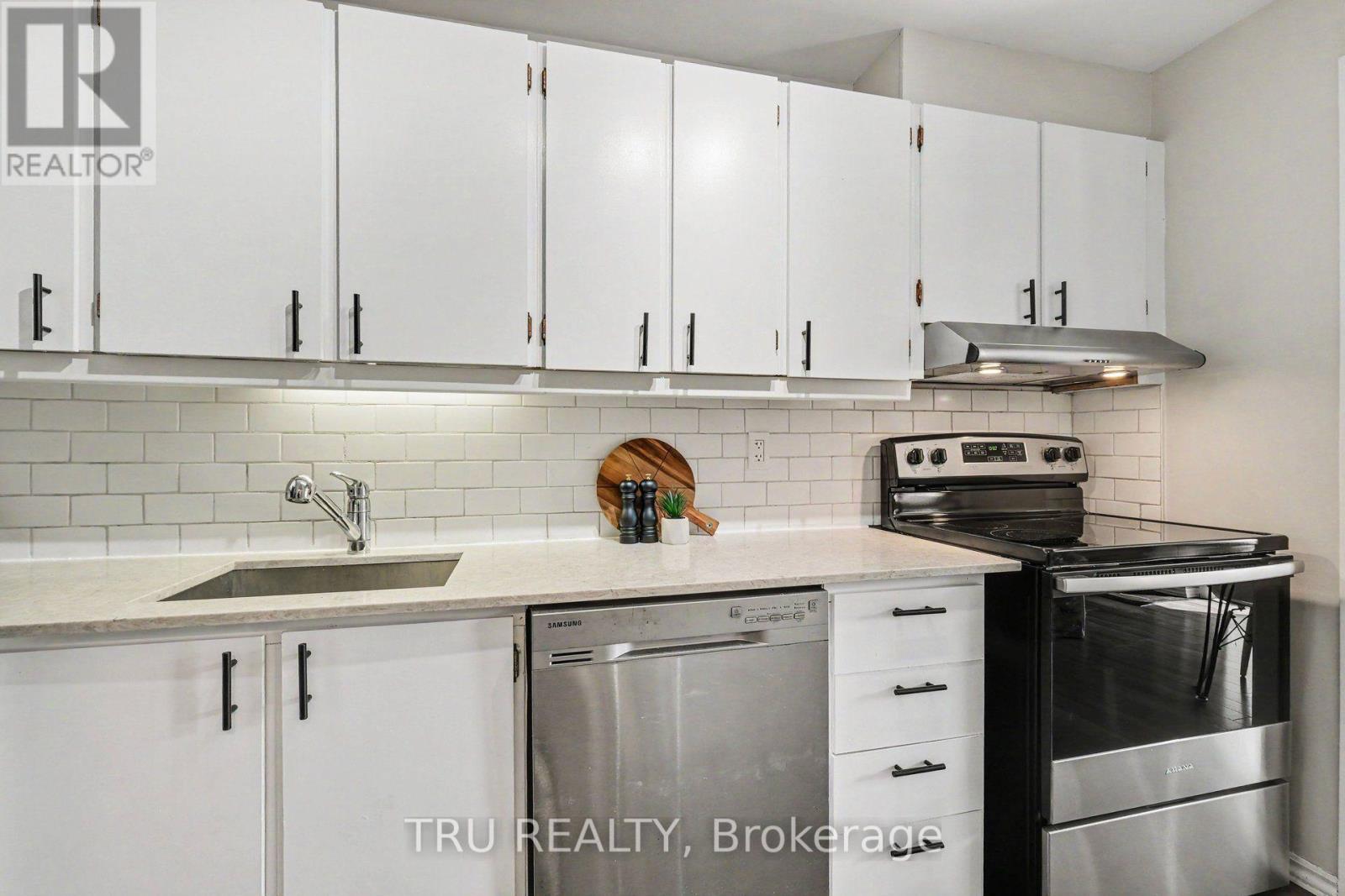 #8 22 SWEETBRIAR CIRCLE - 11
