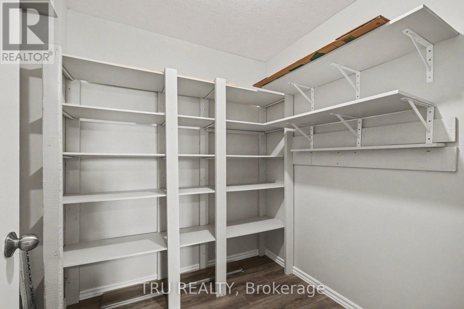 #8 22 SWEETBRIAR CIRCLE - 19