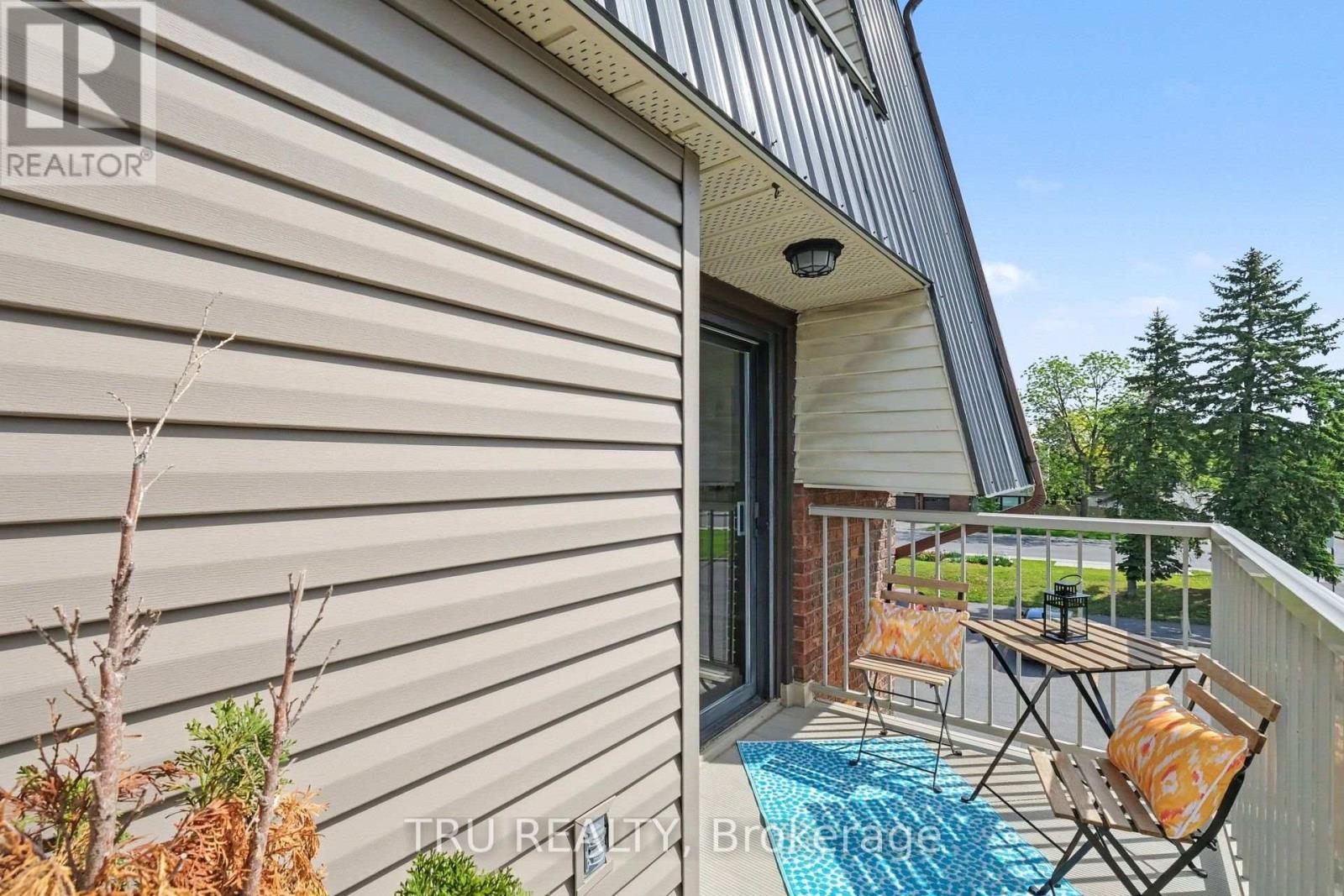 #8 22 SWEETBRIAR CIRCLE - 20