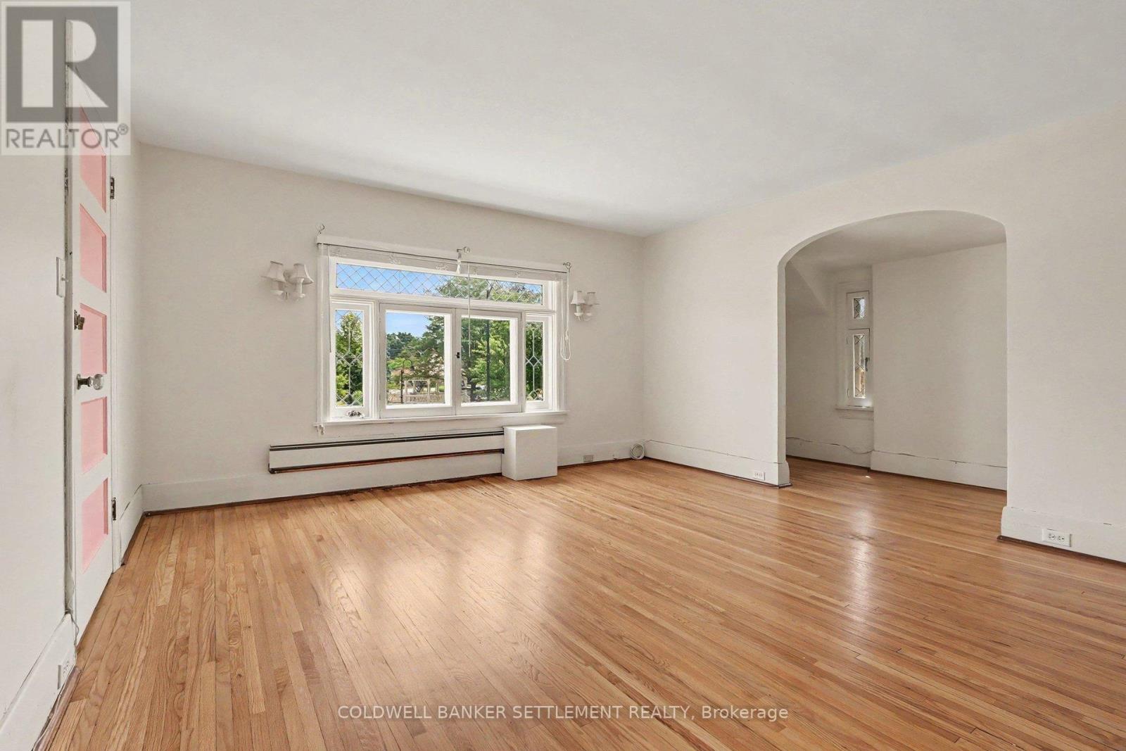 2 GLADSTONE AVENUE - Image 29