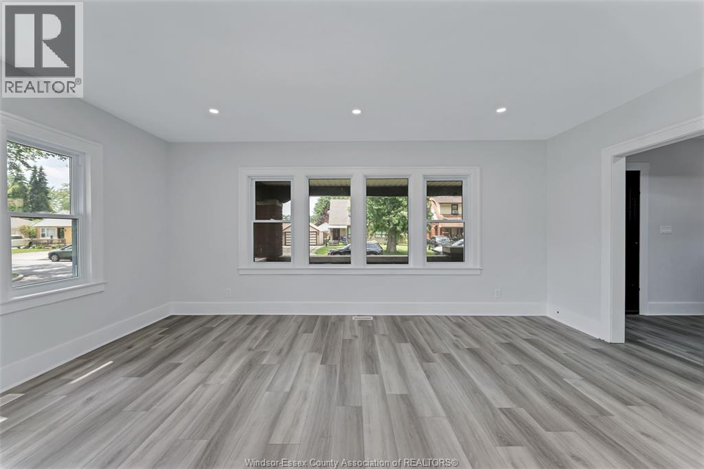 2390 PRINCESS AVENUE - 10