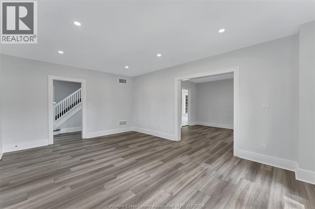 2390 PRINCESS AVENUE - 11