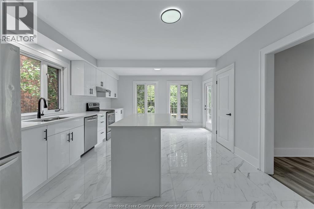 2390 PRINCESS AVENUE - 14