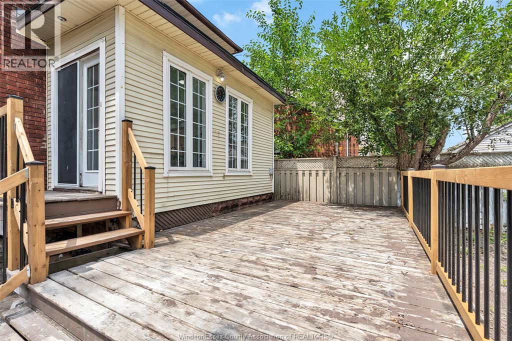 2390 PRINCESS AVENUE - 5