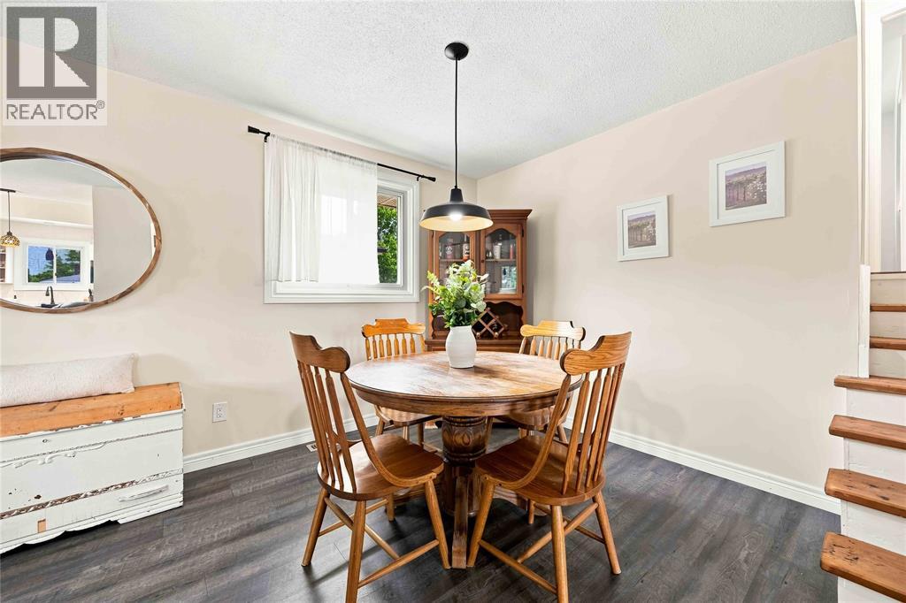 464 PARKDALE CRESCENT - 12