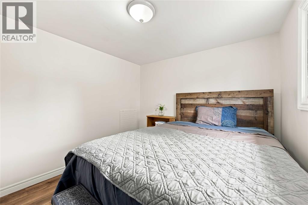 464 PARKDALE CRESCENT - 16