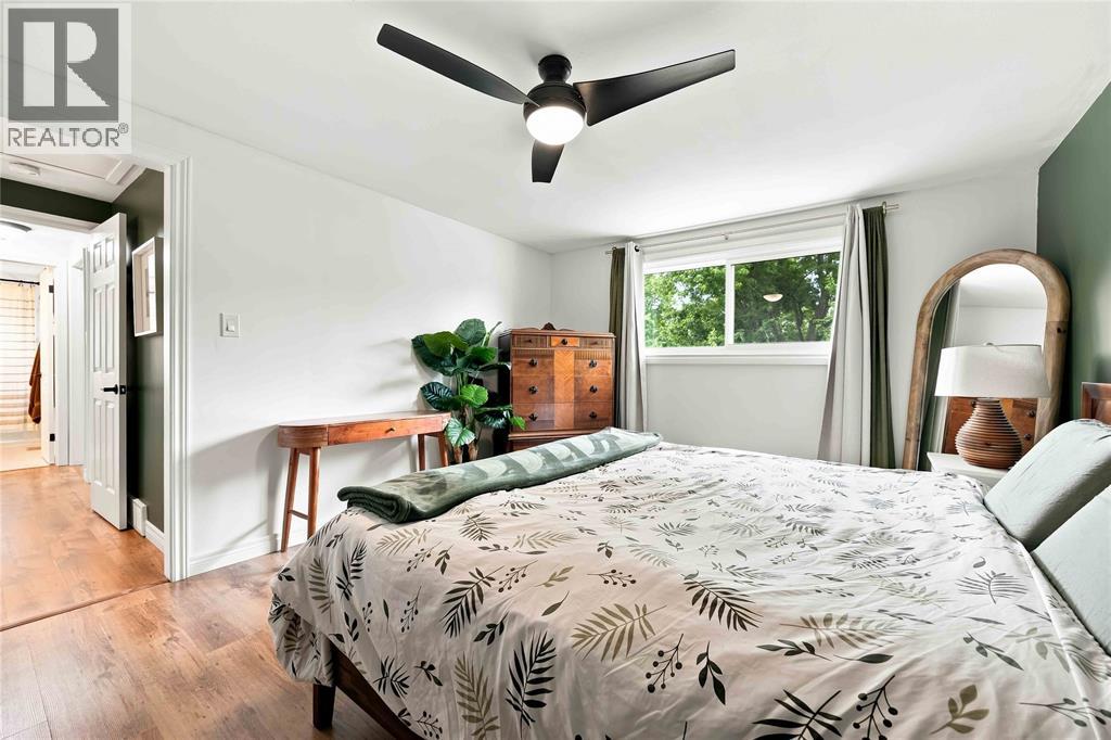 464 PARKDALE CRESCENT - 21