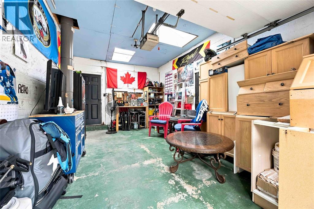 464 PARKDALE CRESCENT - 33
