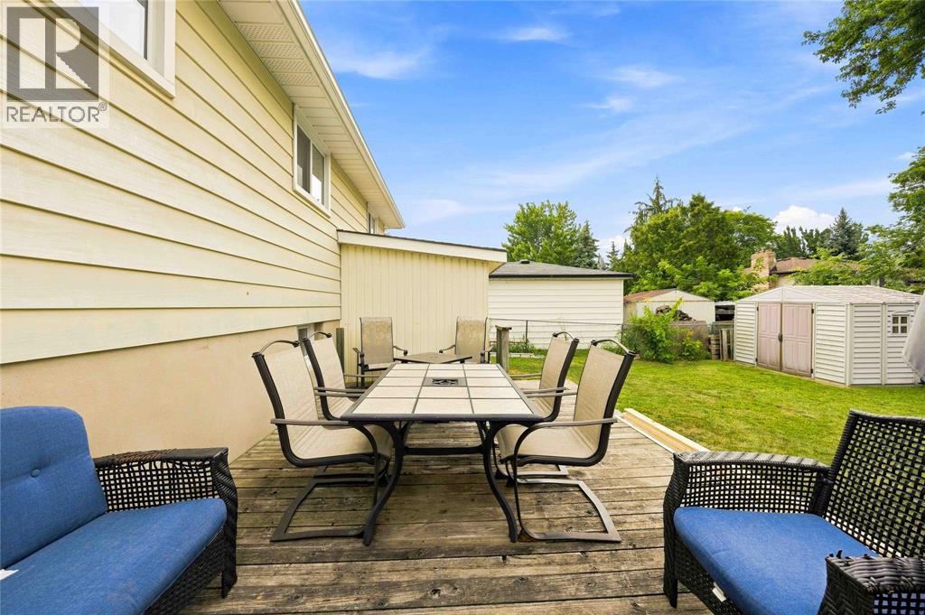 464 PARKDALE CRESCENT - 34