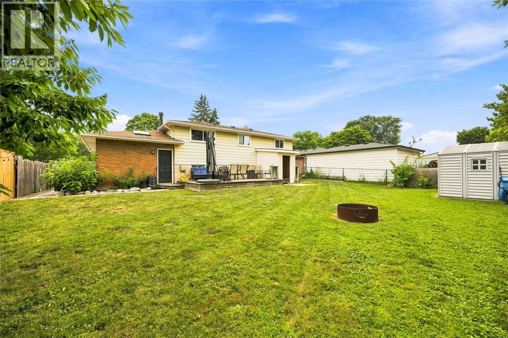 464 PARKDALE CRESCENT - 37