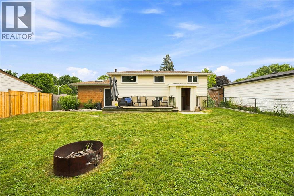 464 PARKDALE CRESCENT - 38