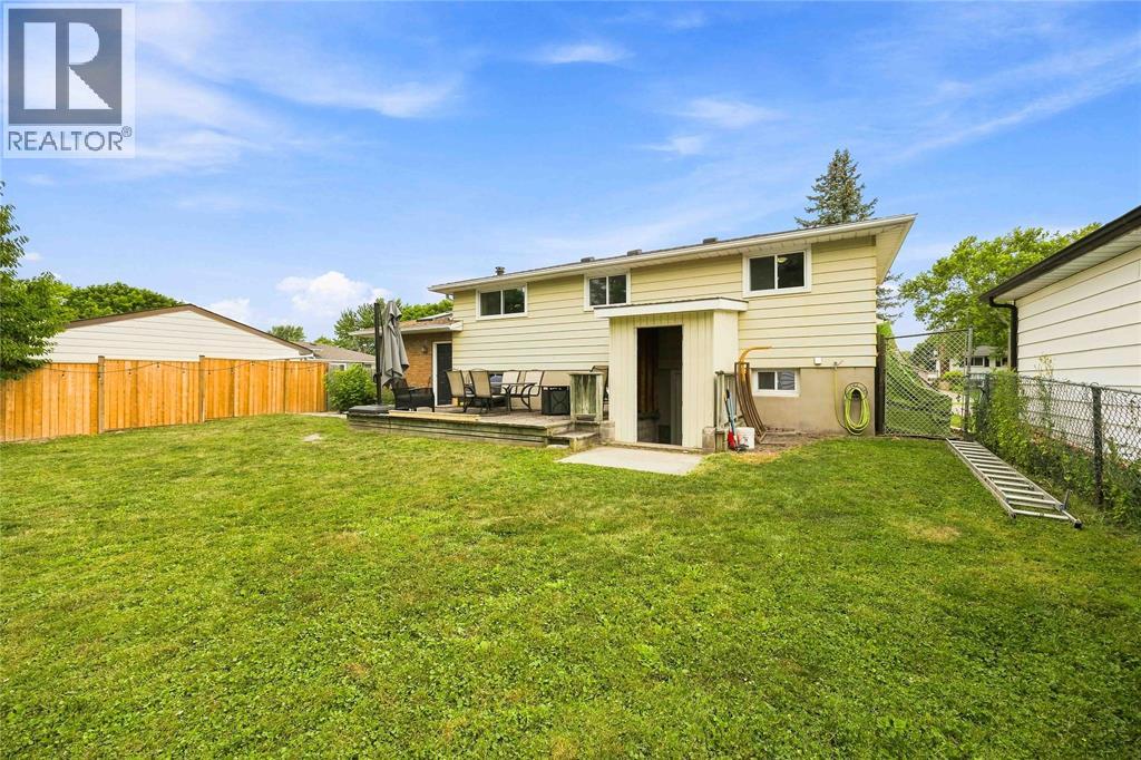 464 PARKDALE CRESCENT - 39