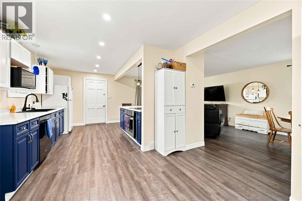 464 PARKDALE CRESCENT - 5