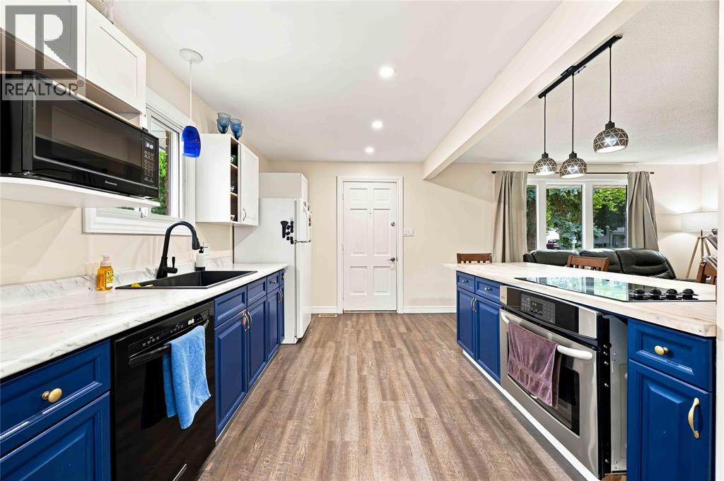 464 PARKDALE CRESCENT - 6