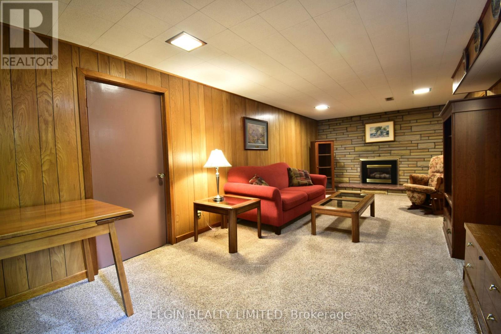18 PULLEN AVENUE - 15