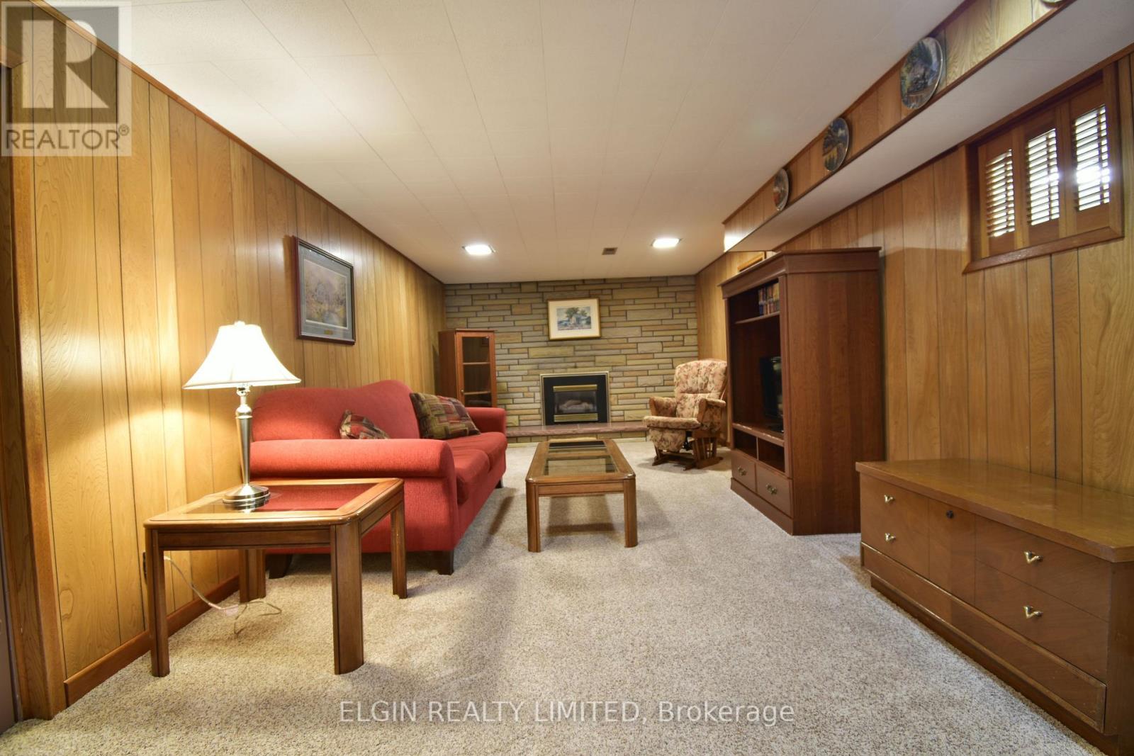 18 PULLEN AVENUE - 14