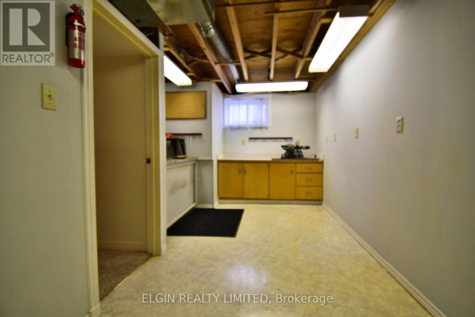 18 PULLEN AVENUE - 23