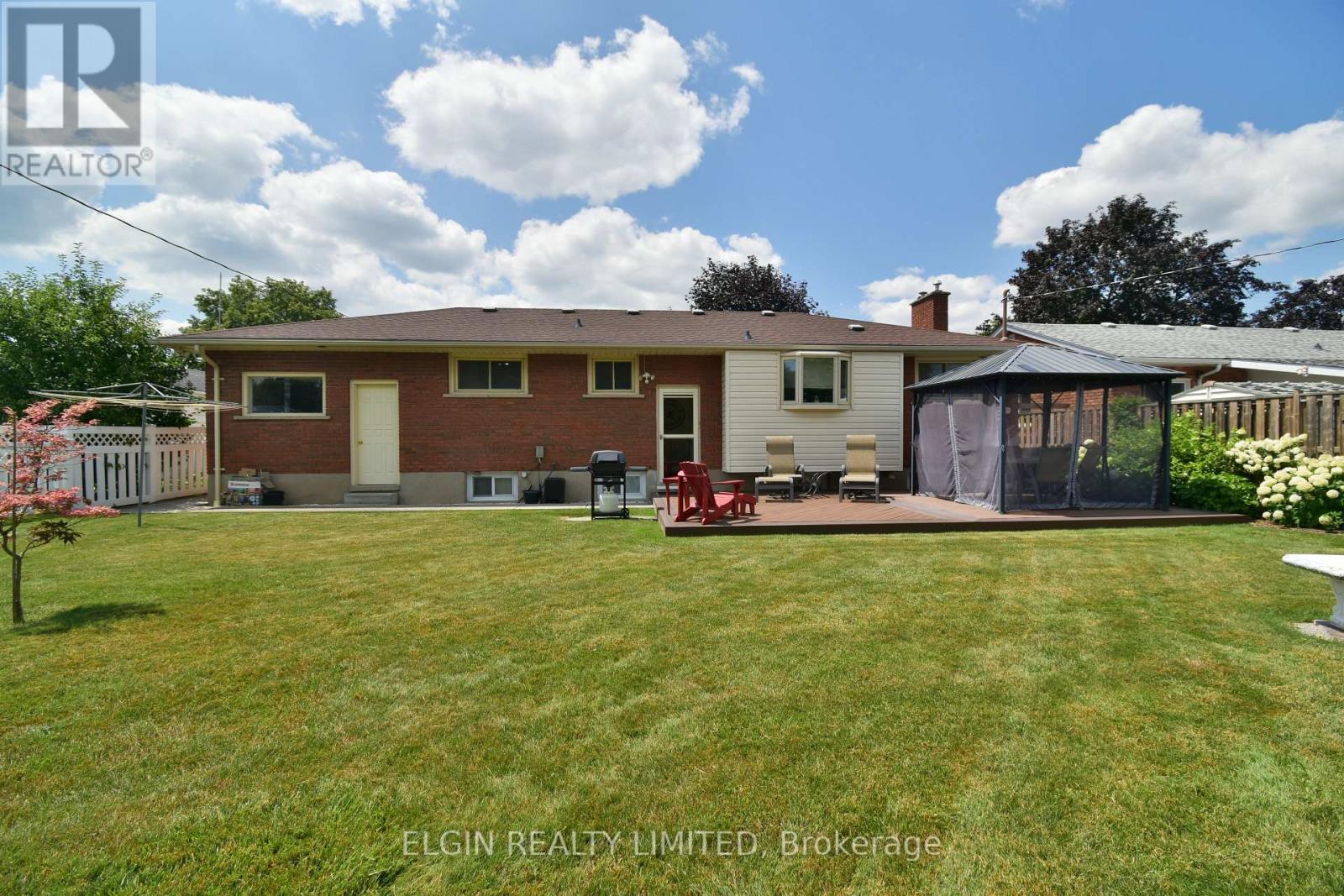 18 PULLEN AVENUE - 26