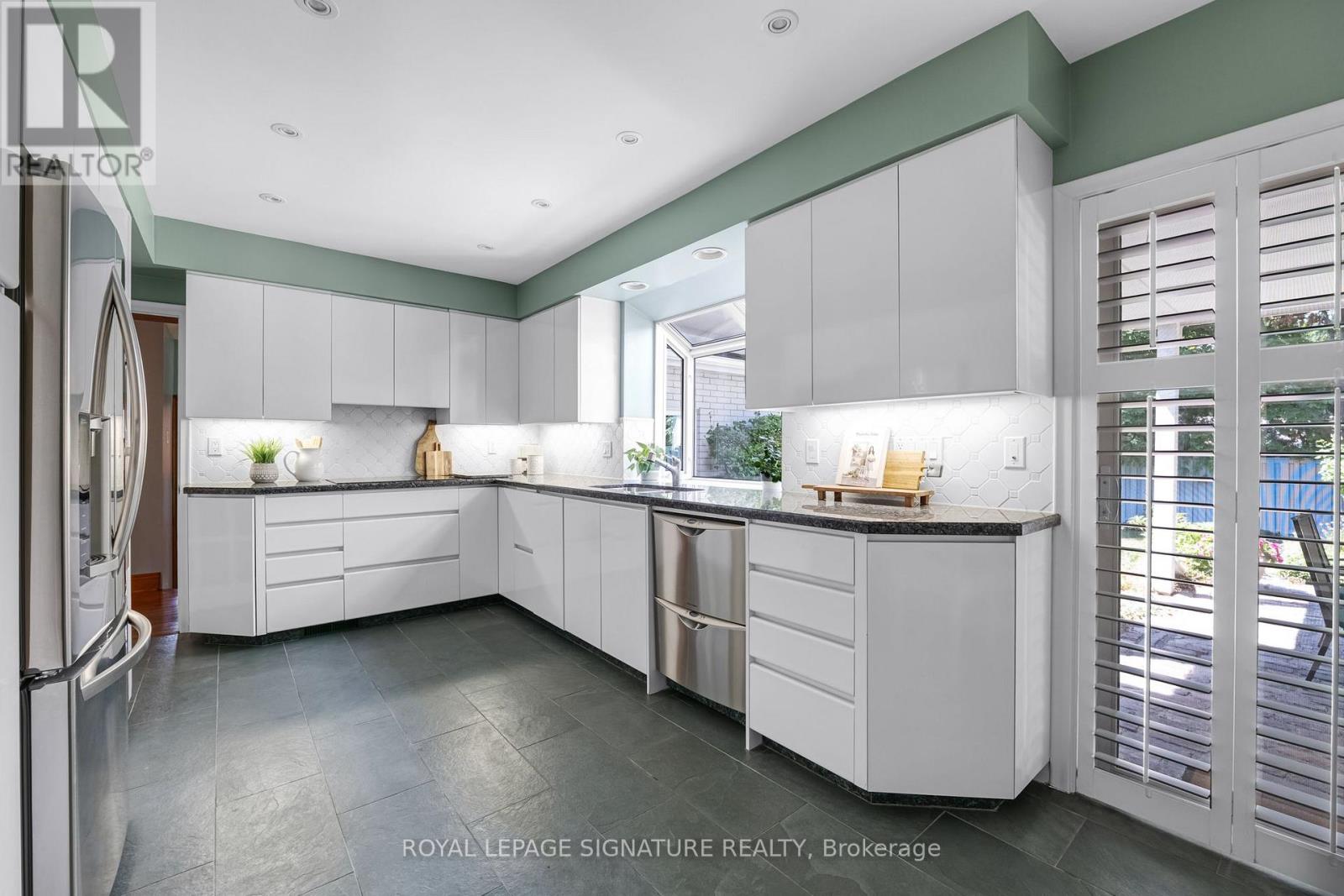122 FENN AVENUE - 10