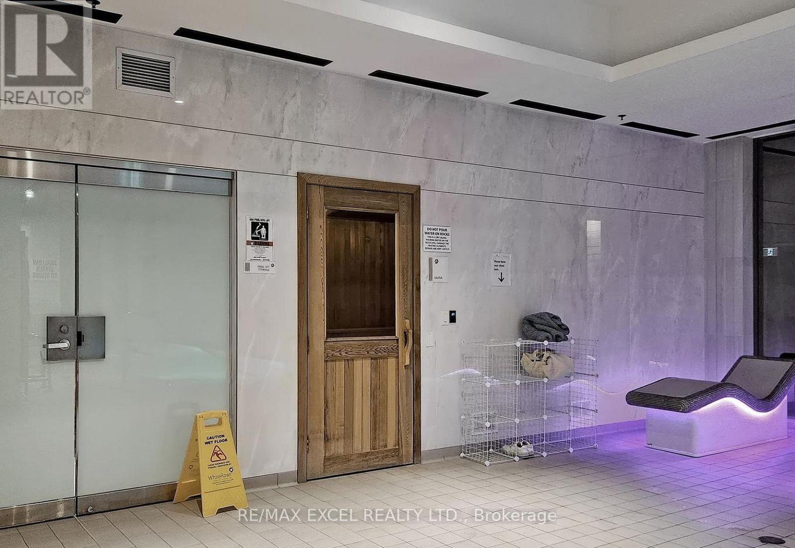 #4606 17 BATHURST STREET - 30