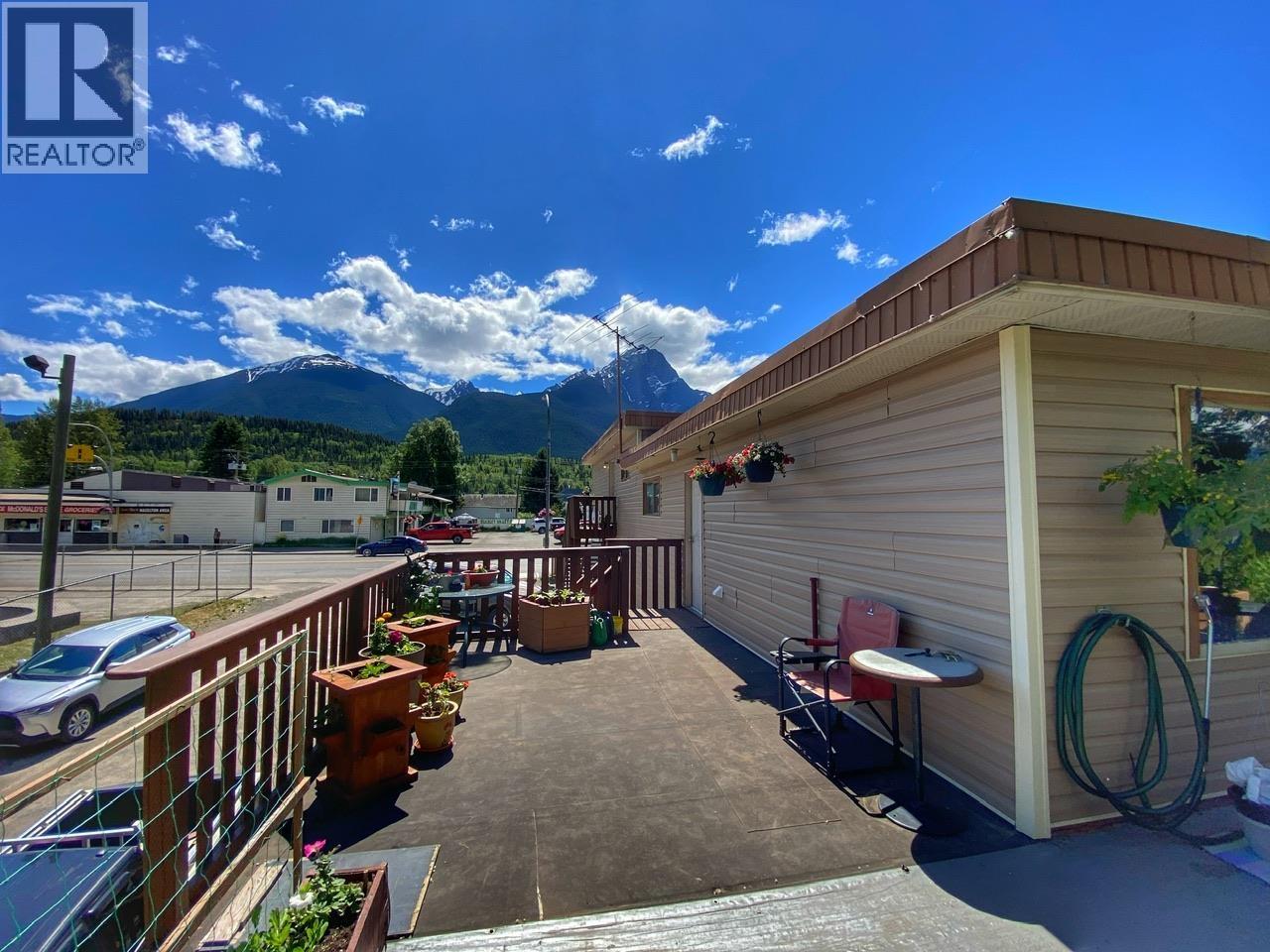 4429 10TH Avenue, New Hazelton