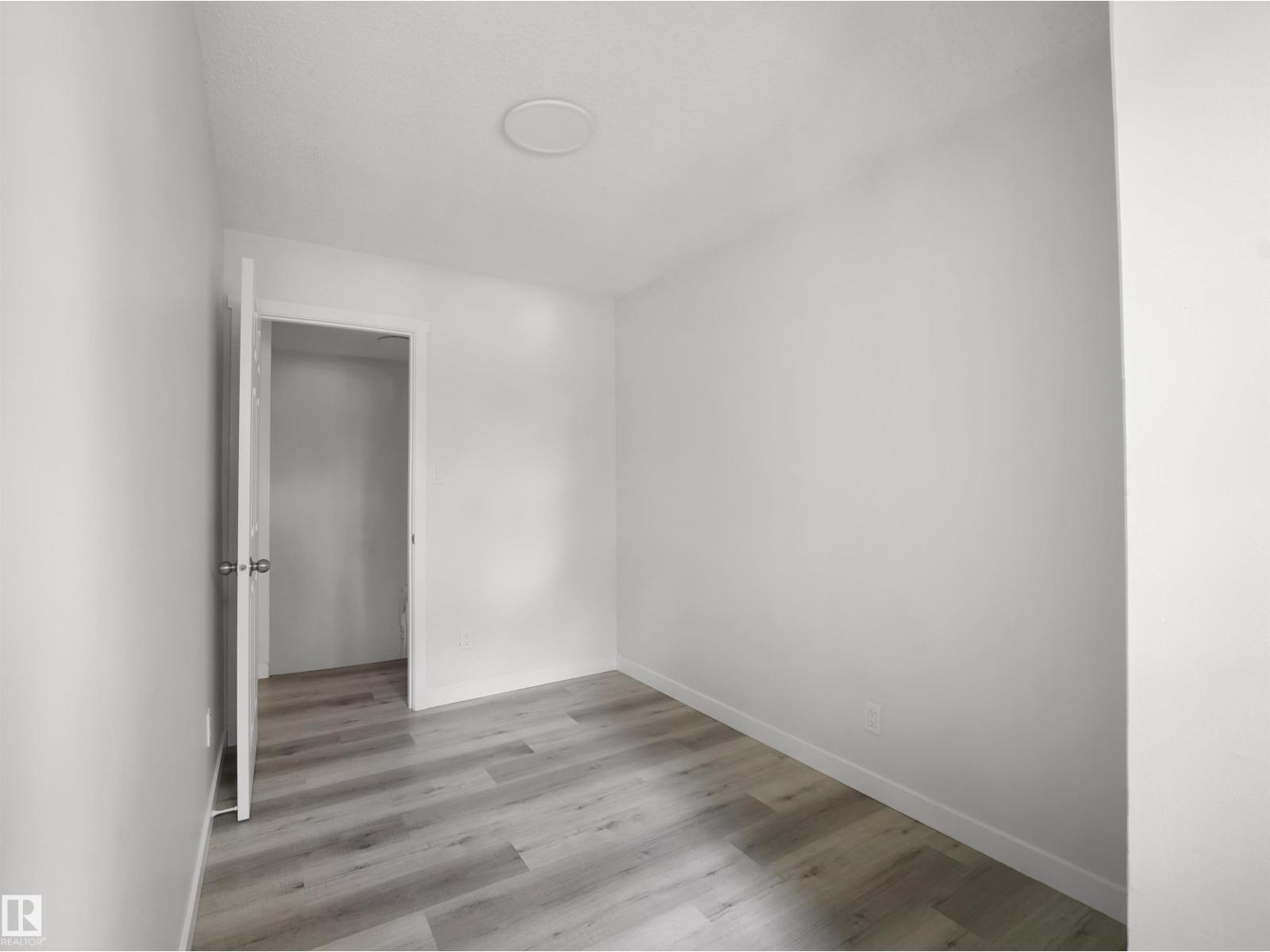 #6 14220 80 ST NW - Image 13