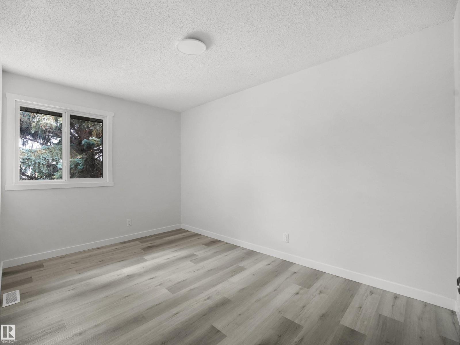 #6 14220 80 ST NW - 17