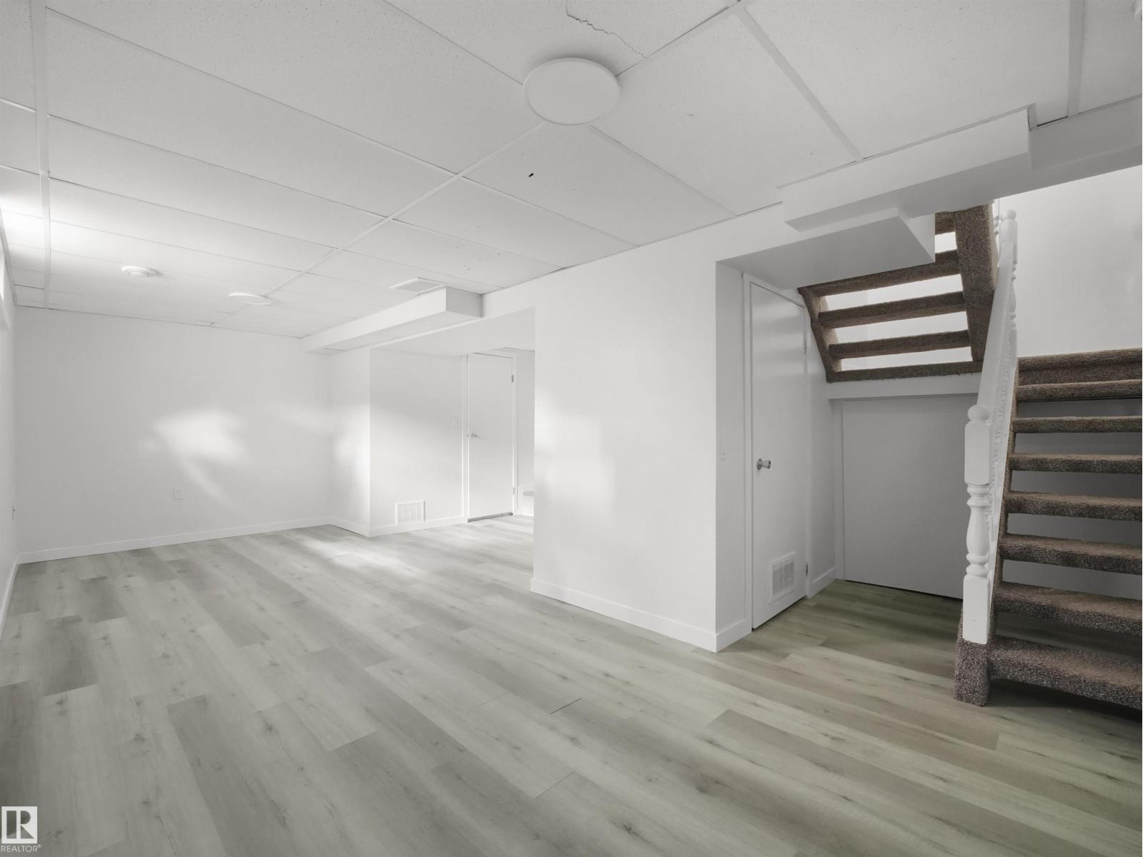 #6 14220 80 ST NW - Image 19