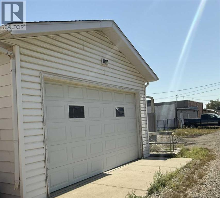 223 6 Street - Photo 14