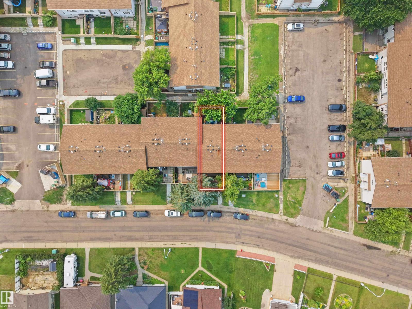 #6 14220 80 ST NW - 32